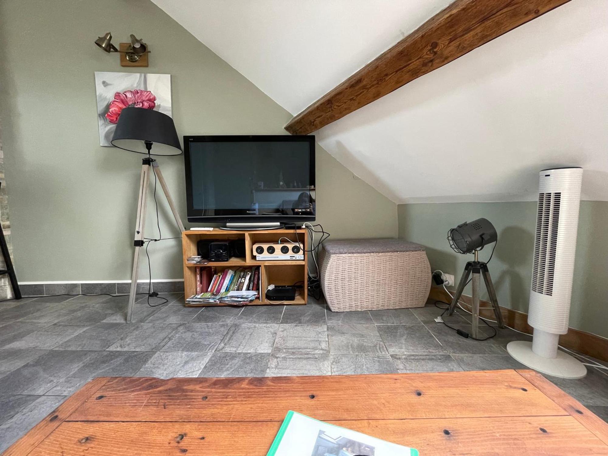 Les Combles De L Aure Grand Studio Cosy Confortable Classe 3 Etoiles Centre Bayeux 2 Mn A Pied Cathedrale Proche Plages Du Debarquement Eksteriør billede